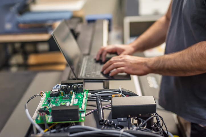Hardware-in-the-Loop (HIL/PHIL) test setup